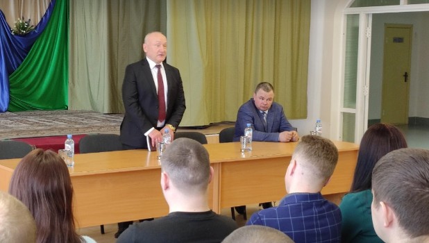 Глава Белоярского района с рабочим визитом посетил с. Полноват..